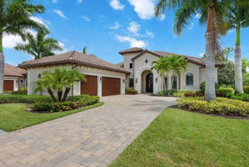 6653 Costa Cir, Naples, FL 34113-1710