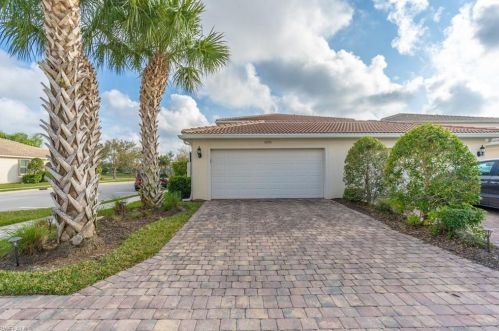 8290 Josefa Way, Naples FL  34114-2666 exterior