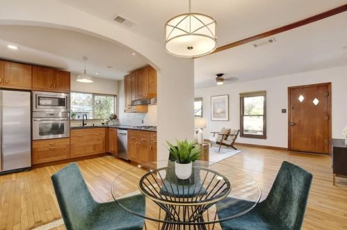 2201 De Verne St, Austin TX 78704-3929 exterior