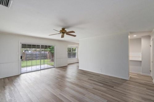 2903 Ashdale Dr, Austin TX  78757-8110 exterior