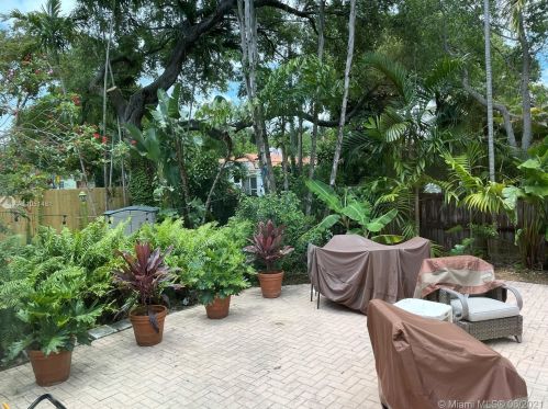 70 101st St, Miami FL  33138-2319 exterior