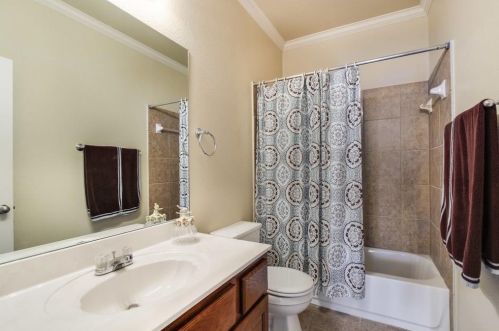 150 Abbott Dr, Austin TX 78737-4536 exterior