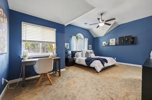 4246 Cyn Gln Cir, Austin TX 78732-2187 exterior