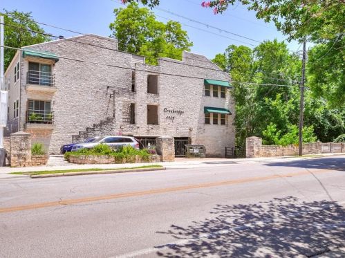 4409 Duval St, Austin TX 78751-3917 exterior