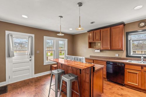 335 Hl St, Chenequa WI 53029-1906 exterior