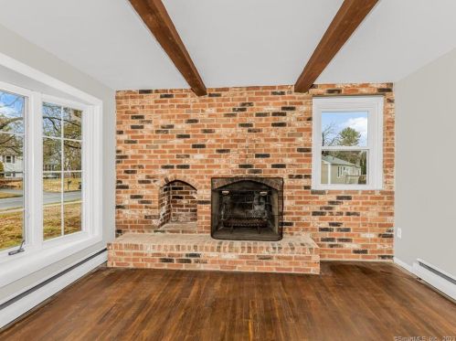 354 Hilton Dr, Wapping CT  06074-3459 exterior