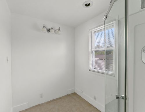 1216 Cherry Rd, Manitowoc WI 54220-1918 exterior