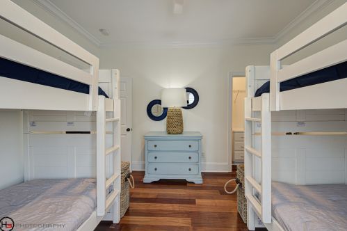 1000 Carolina Blvd, Isle Of Palms SC  29451-2242 exterior