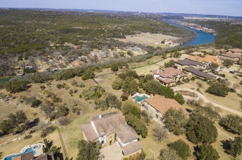 400 Dawn River Cv, Austin TX 78732-1986 exterior