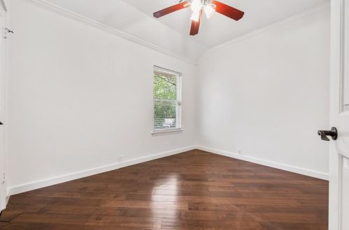 5016 Calhoun Cyn Loop, Austin TX 78735-6450 exterior