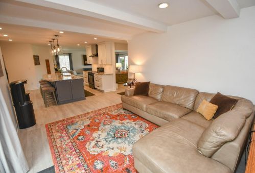 514 Buckingham Way, Chenequa WI 53029-2544 exterior