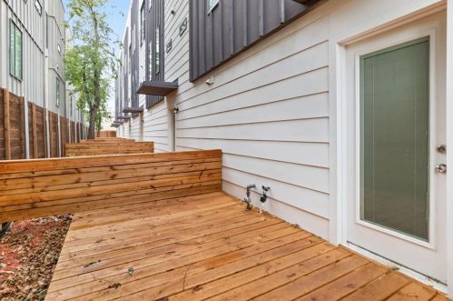 2006 Fitzhugh Ave, Dallas TX  75204-4694 exterior