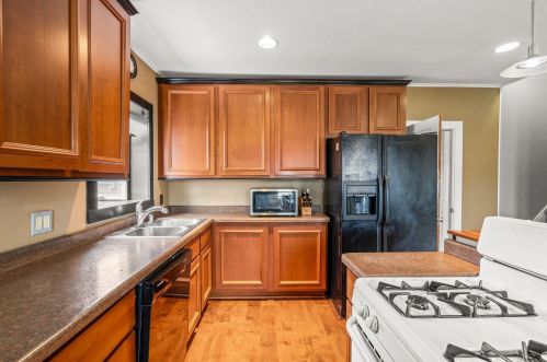 335 Hl St, Chenequa WI 53029-1906 exterior