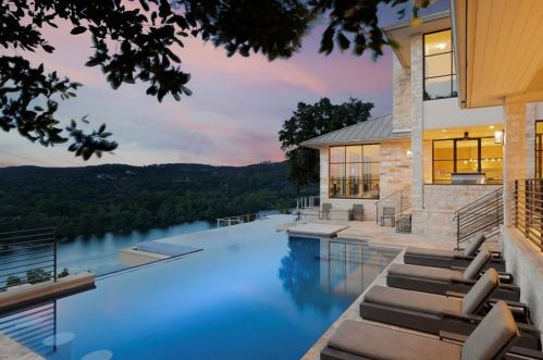 4402 Aqua Verde Dr, Austin TX 78746-1042 exterior