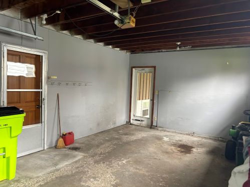 214 Park Ave, Chenequa WI  53029-2116 exterior