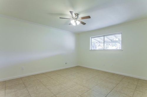 5305 Beckett Cir, Austin TX 78749-2114 exterior