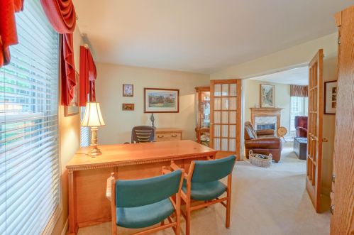 677 Greenway Ter, Chenequa WI 53029-1169 exterior