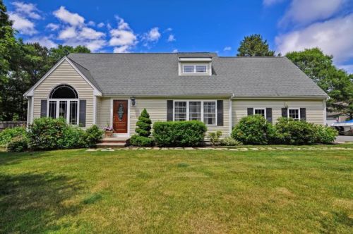 50 Fox Hill Rd, Mashpee, MA 02649-2253