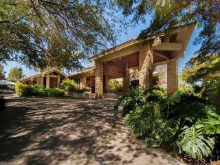 601 Leucadendra Dr, Miami FL  33156-2365 exterior