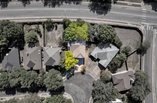 1221 Briargate Dr, Austin TX 78753-2050 exterior