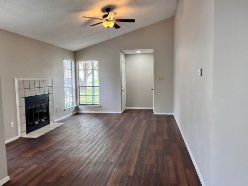 12300 Cedarspur Rd, Austin TX  78758-2467 exterior