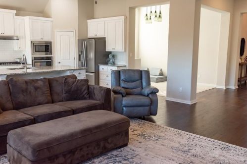 676 Catalina Ln, Austin TX 78737-4715 exterior