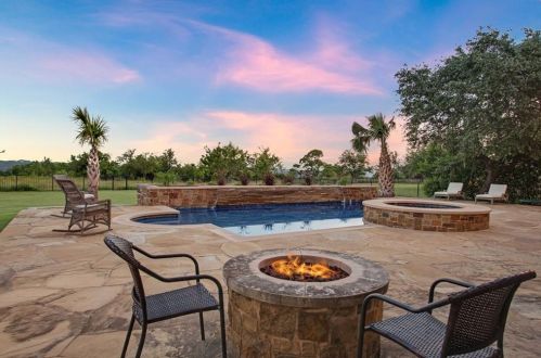 316 Dawn River Cv, Austin TX 78732-1986 exterior