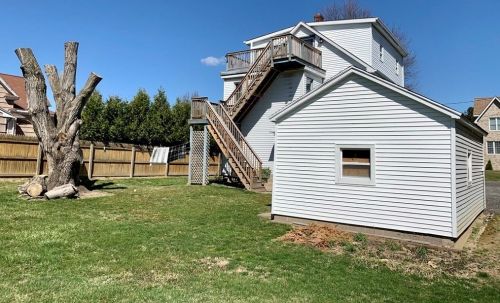 21 Whittier Pl, Chicopee MA 01013-1414 exterior