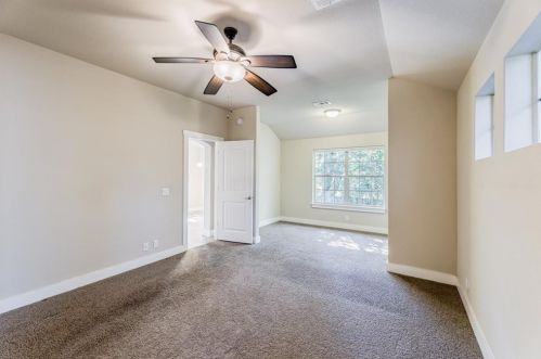 6928 Bay City Bnd, Austin TX 78725-2938 exterior