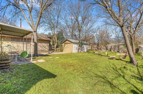 504 Denson Dr, Austin TX 78752-4016 exterior