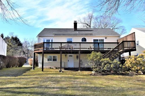 9 Eleanor Ln, Norwalk, CT 06850-2414