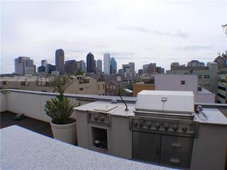 3001 State St, Dallas TX  75204-2725 exterior