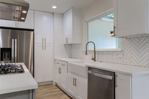 8400 Burrell Dr, Austin TX 78757-7828 exterior