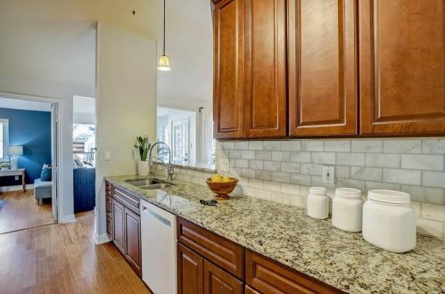 8100 Cahill Dr, Austin TX 78729-6437 exterior