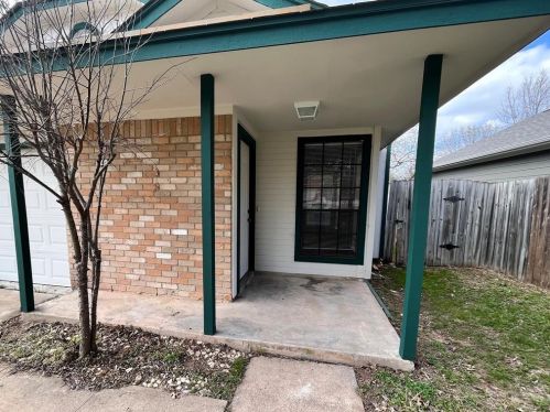 12300 Cedarspur Rd, Austin TX  78758-2467 exterior