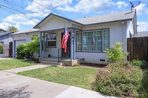 10 Garfield St, Lodi, CA 95240-3002