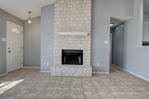 804 Calico Dr, Austin TX 78748-6404 exterior