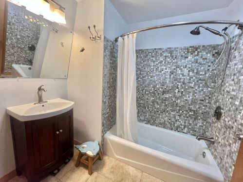 9 Spoondrift Cir, Mashpee MA 02649-5031 exterior