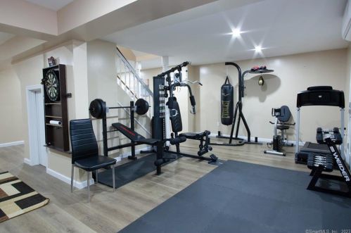 39 Charing Rd, Wapping CT  06074-2228 exterior