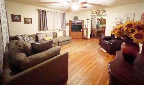 2010 Canterbury St, Austin TX  78702-5533 exterior