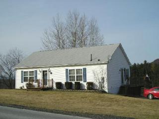 4 Lefleur St, Barre, VT 05641-9102