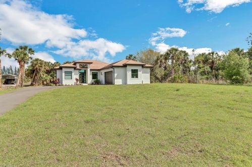 2591 4th Ave, Naples, FL 34120-4940