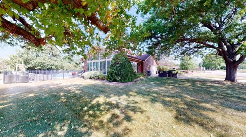 301 Ahrens Dr, Mukwonago WI  53149-1101 exterior