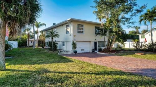 1930 Bayview Dr, Fort Myers Beach, FL 33931-2808