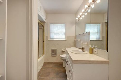 1403 Crestwood Rd, Austin TX 78722-1114 exterior