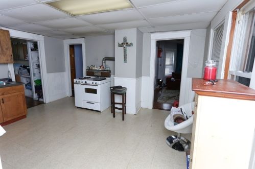 16 Olivine St, Chicopee MA 01013-2720 exterior