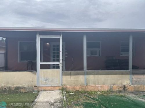 3350 101st St, Miami, FL 33147-1522