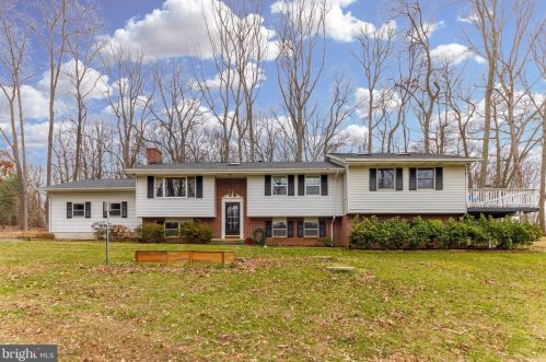 16203 Dark Hollow Rd, Upperco, MD 21155-9356