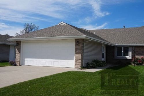 1412 Vintage Hill Dr, Wayne, NE 68787-1243