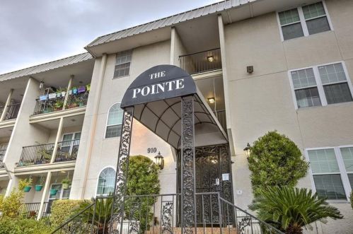 910 Duncan Ln, Austin TX  78705-2658 exterior